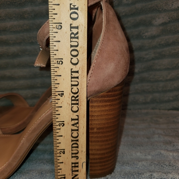 New Steve Madden Tan Suede Heels - Picture 6 of 7